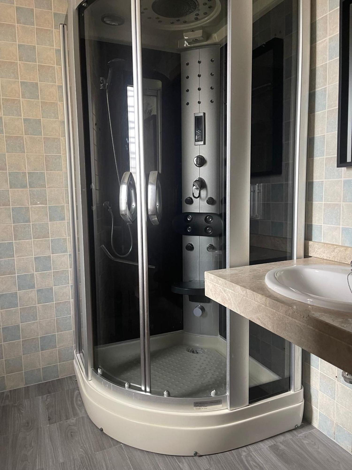 Stelarium-Suite Con Bano Privado En Casa Compartida-Uebica2 Mairena del Aljarafe Kültér fotó