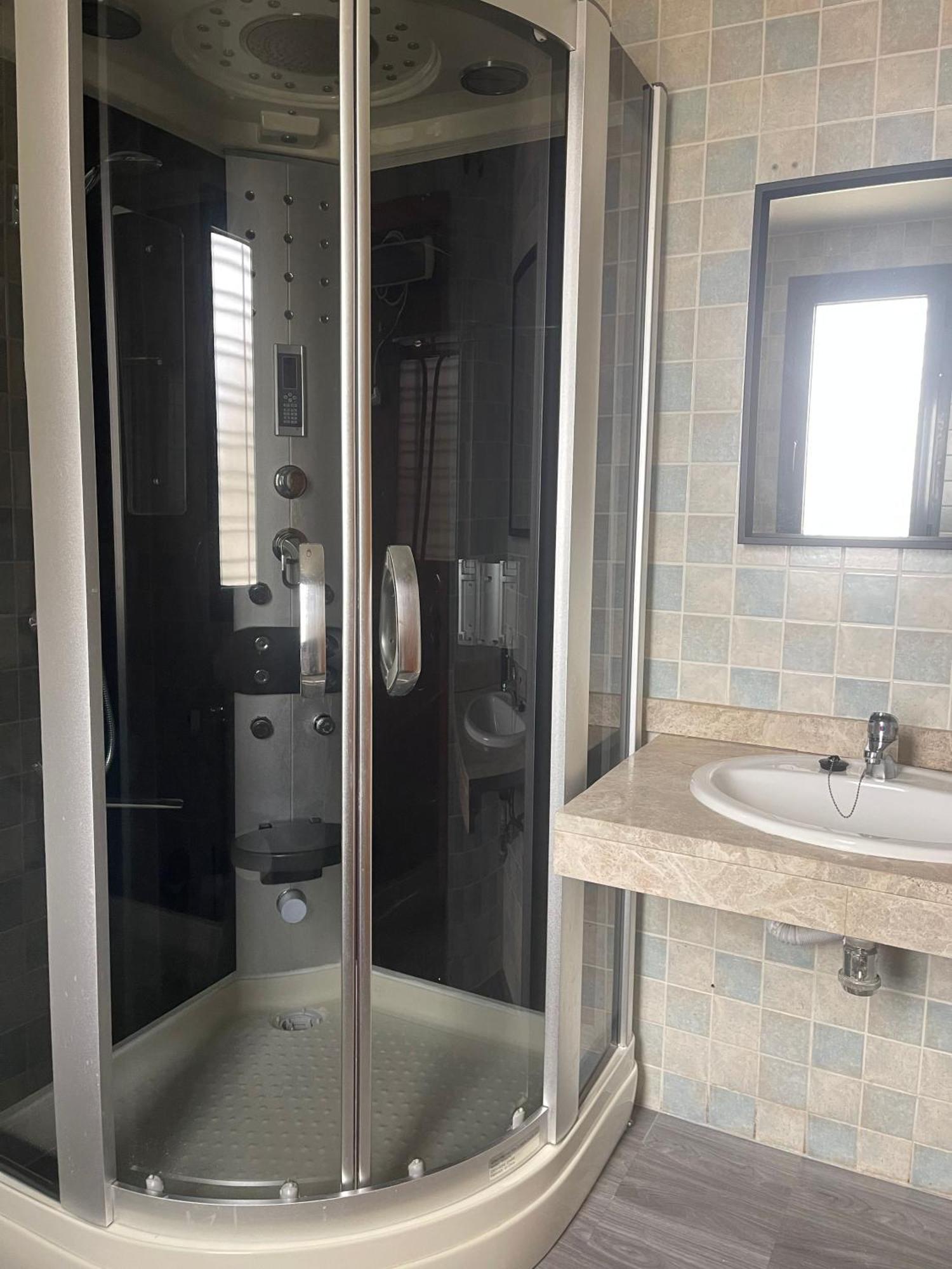 Stelarium-Suite Con Bano Privado En Casa Compartida-Uebica2 Mairena del Aljarafe Kültér fotó